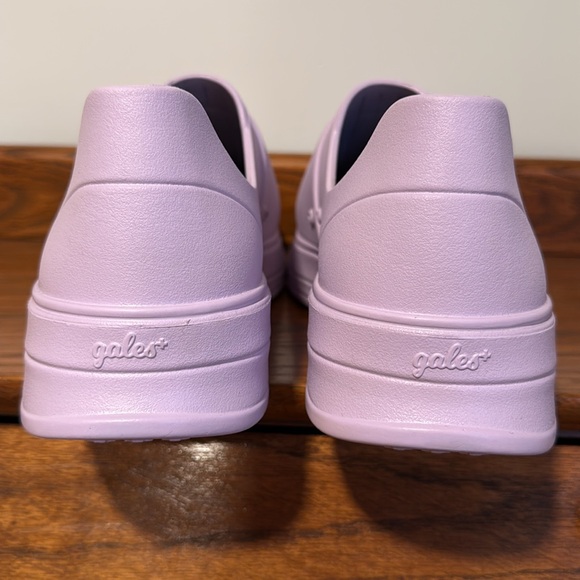 STAND + Gales frontline ultra comfort nurses shoes, lavender color, like new - Picture 4 of 8